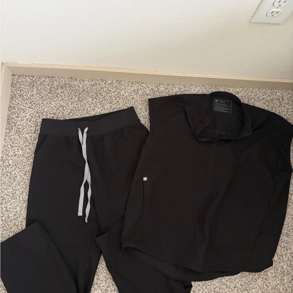 Figs Black Scrub Set